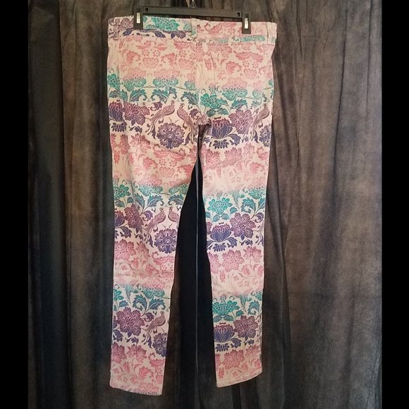 3/$35 Mossimo Floral Print Gray Skinny Jeans - Picture 7 of 11